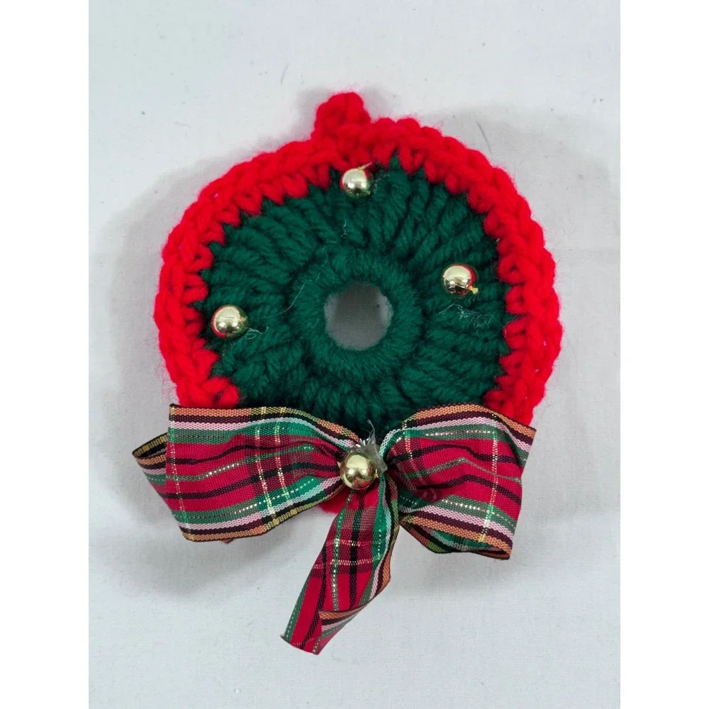 Handmade Vintage Crochet Christmas Wreath Ornament Red Green Plaid Bow 3.5 Inch